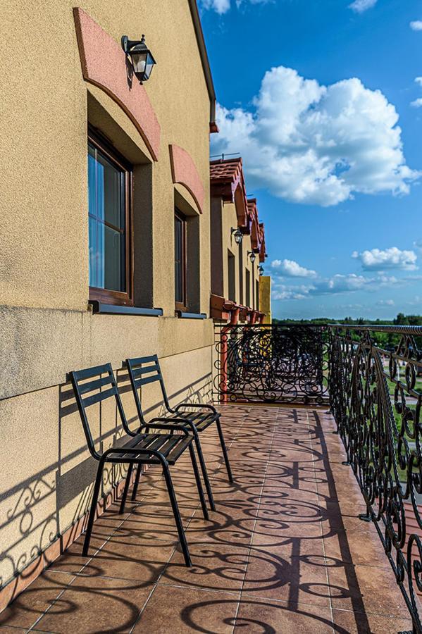 Hotel Stara Gorzelnia Licheń Stary Exterior photo