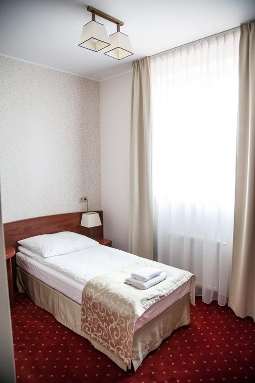 Hotel Stara Gorzelnia Licheń Stary Room photo