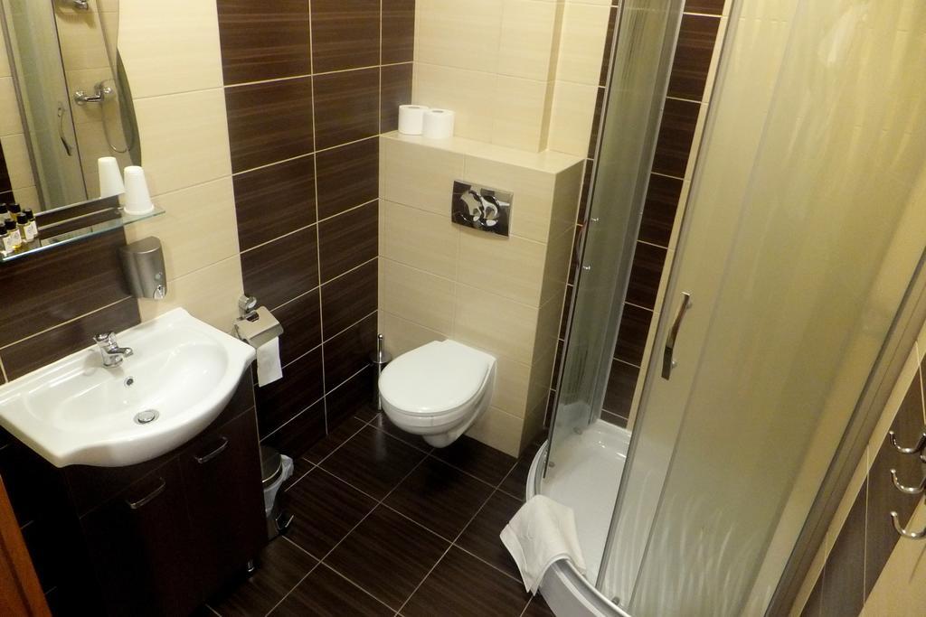 Hotel Stara Gorzelnia Licheń Stary Room photo