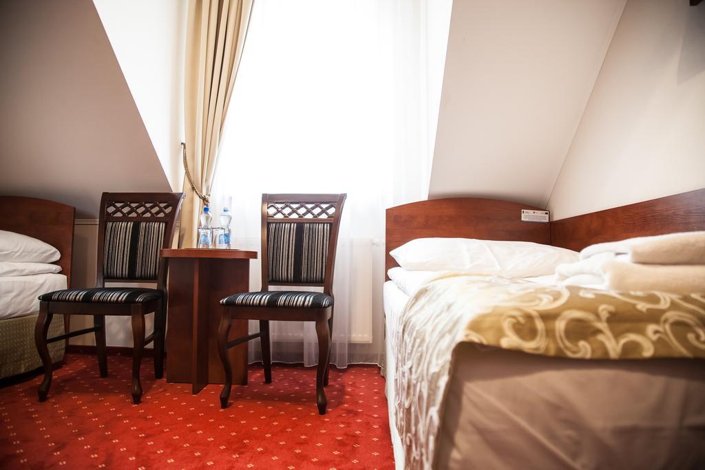 Hotel Stara Gorzelnia Licheń Stary Room photo