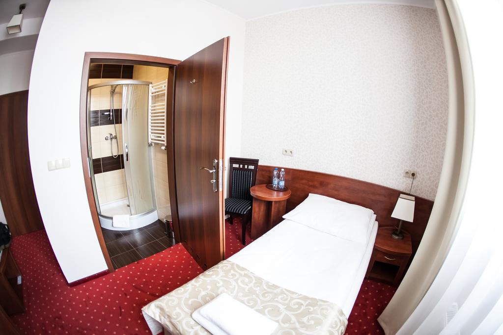 Hotel Stara Gorzelnia Licheń Stary Room photo