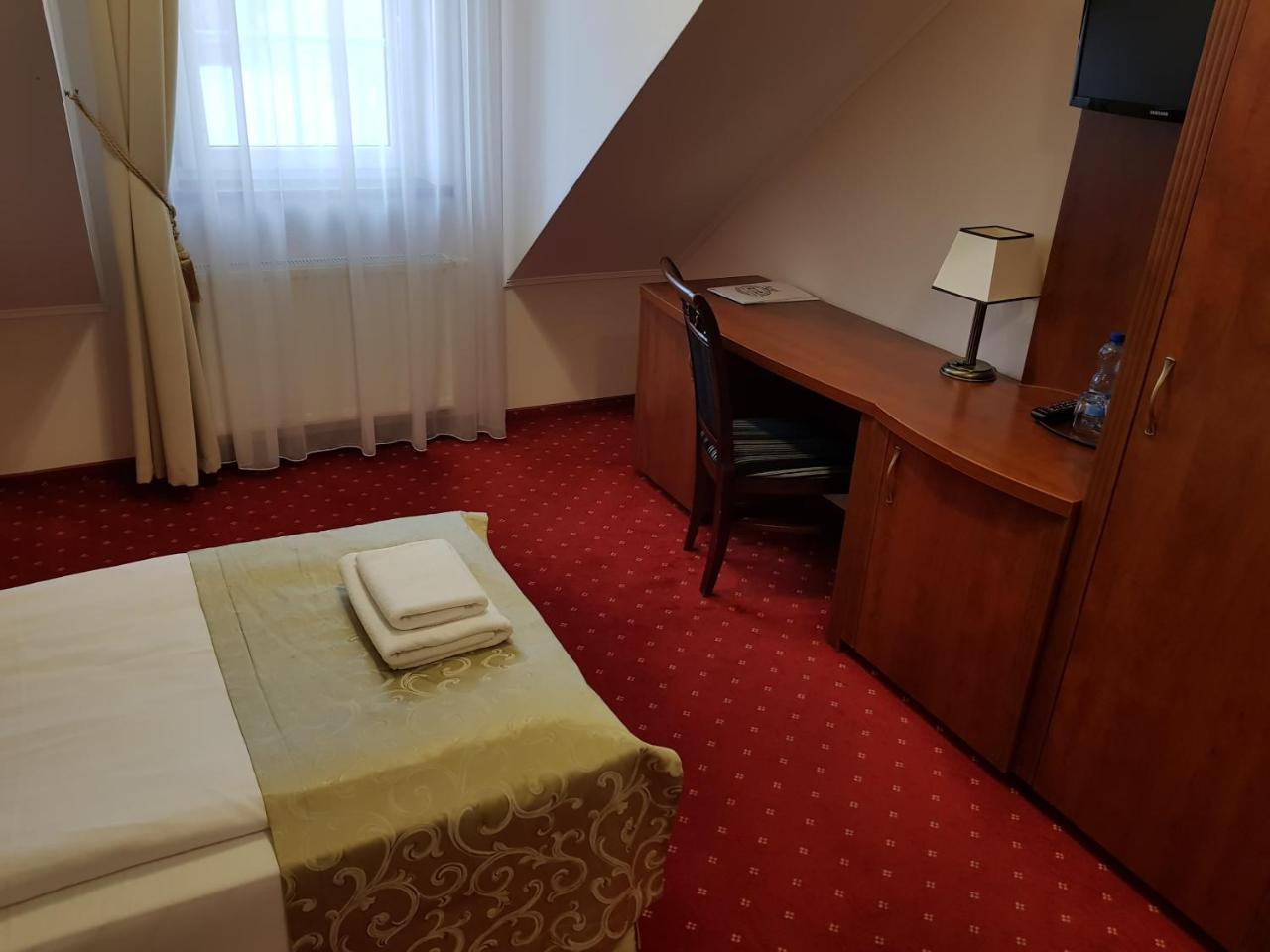 Hotel Stara Gorzelnia Licheń Stary Exterior photo